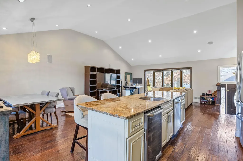 324 Hungry Harbor Road Valley Stream NY 11581