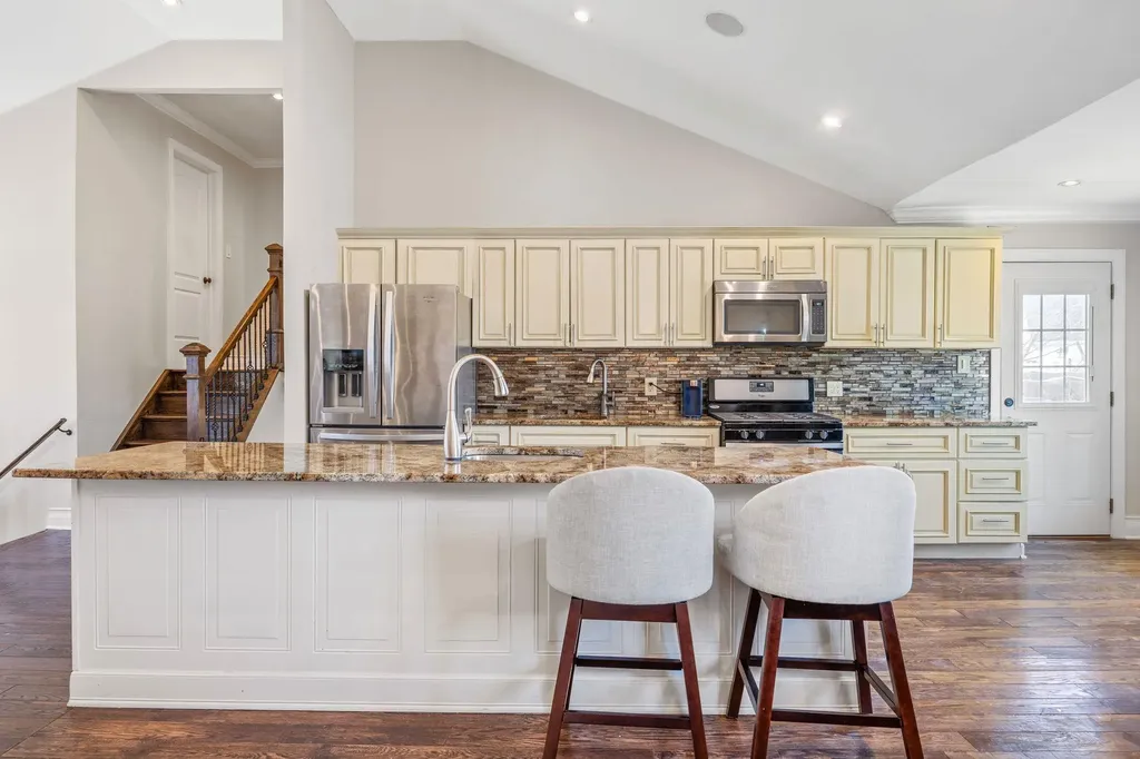324 Hungry Harbor Road Valley Stream NY 11581