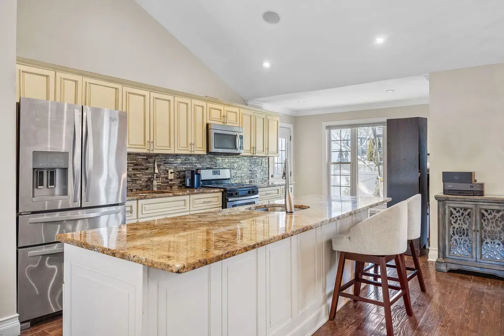 324 Hungry Harbor Road Valley Stream NY 11581