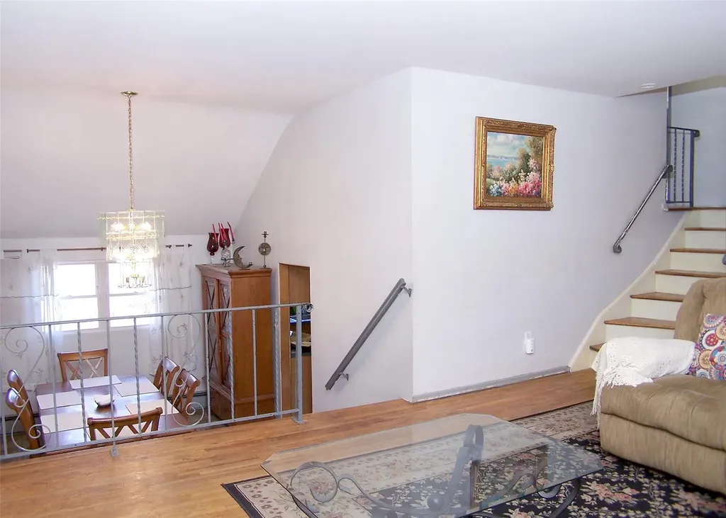 23 Willow Street Selden NY 11784