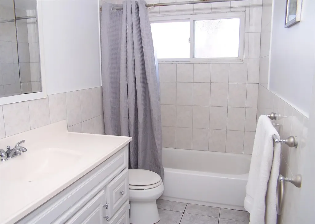 23 Willow Street Selden NY 11784