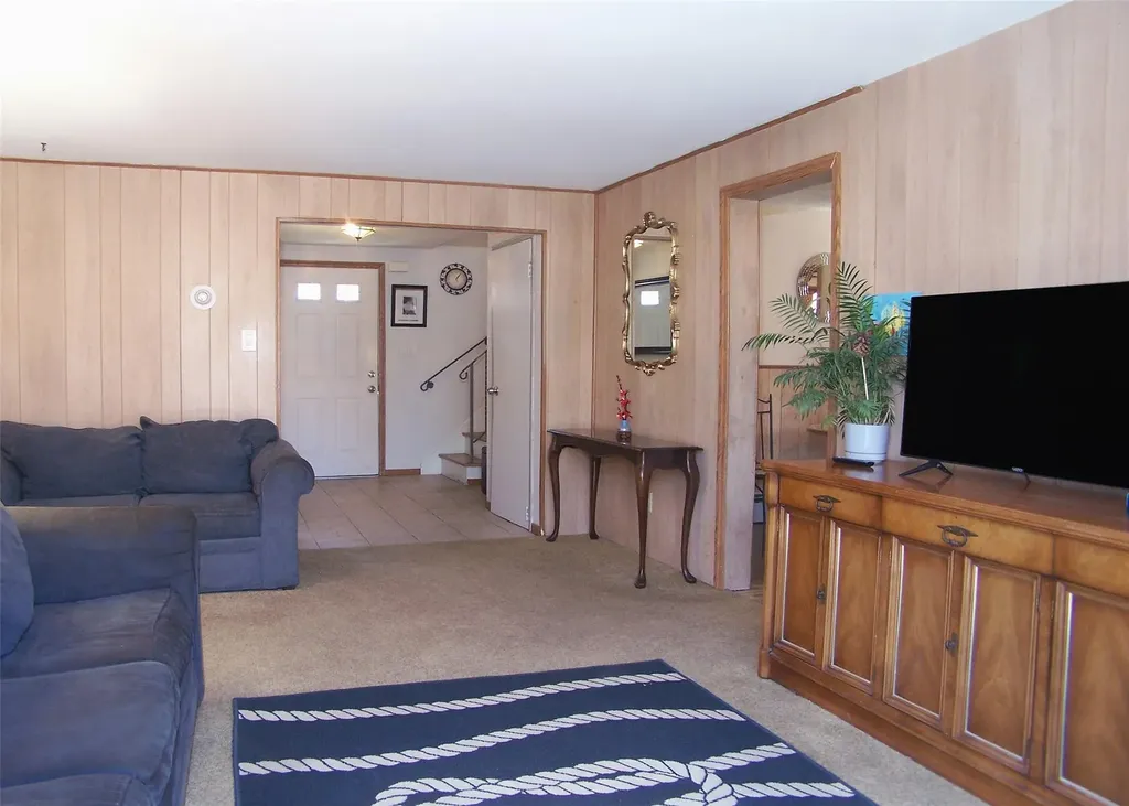 23 Willow Street Selden NY 11784