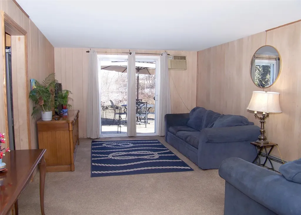 23 Willow Street Selden NY 11784