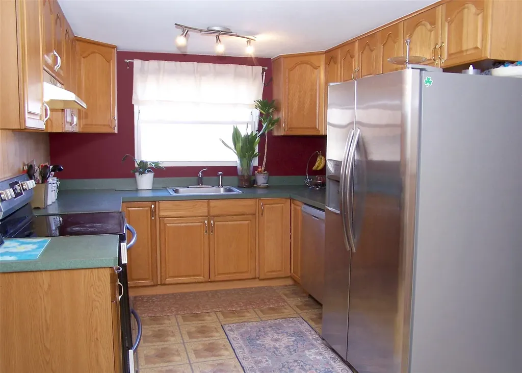 23 Willow Street Selden NY 11784