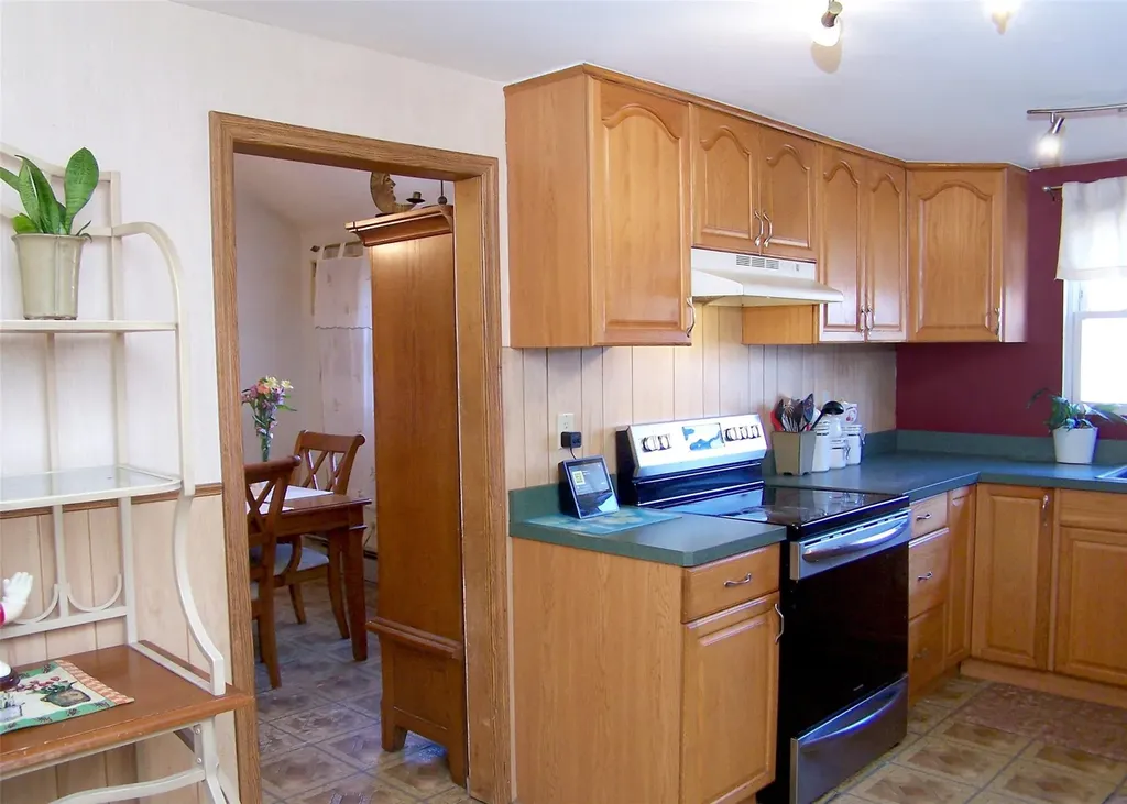 23 Willow Street Selden NY 11784
