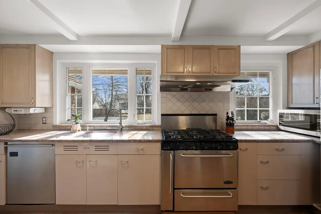 4520 Boston Post Road Pelham NY 10803