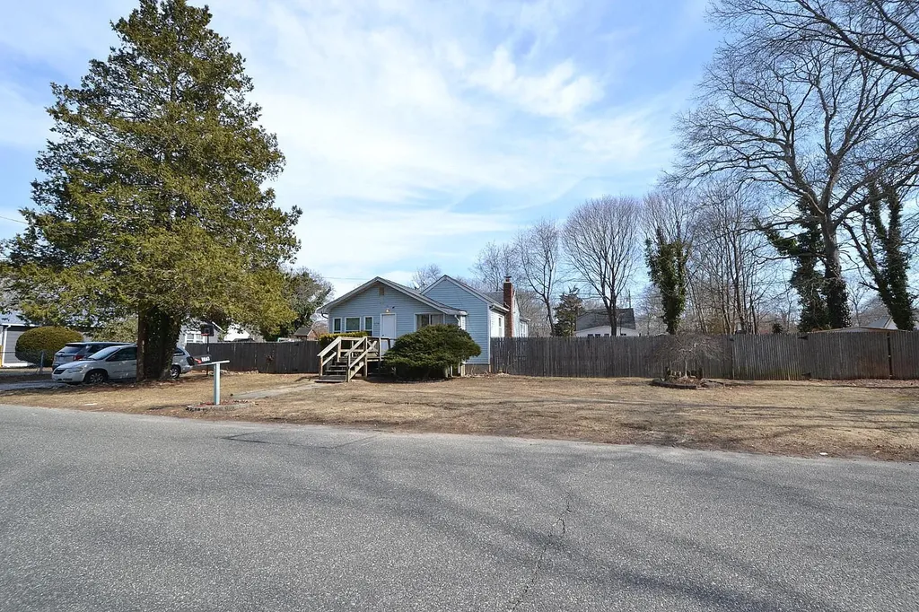 179 Lynbrook Drive Mastic Beach NY 11951