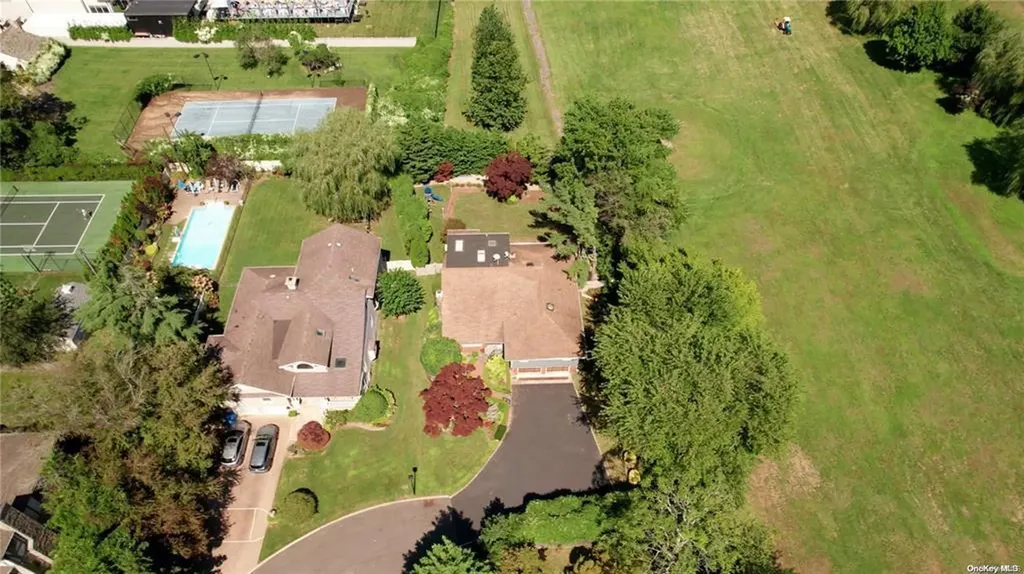 16 Hawthorne Lane Lawrence NY 11559