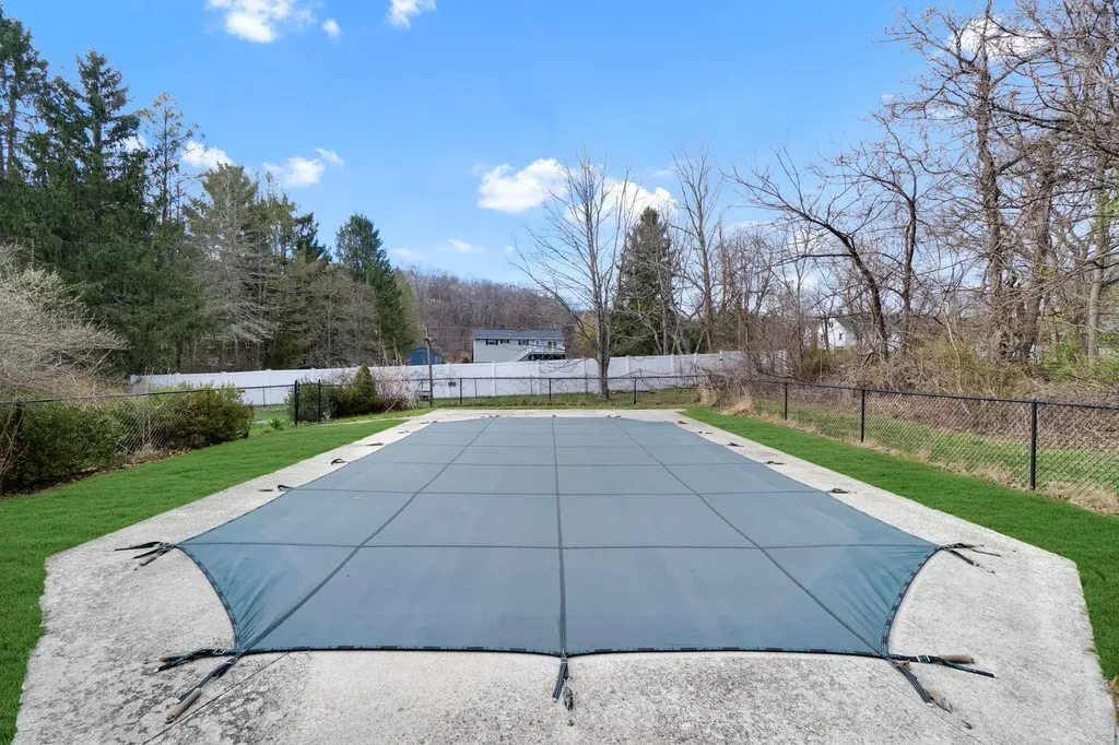 14 Ashley Lane Cold Spring NY 10516