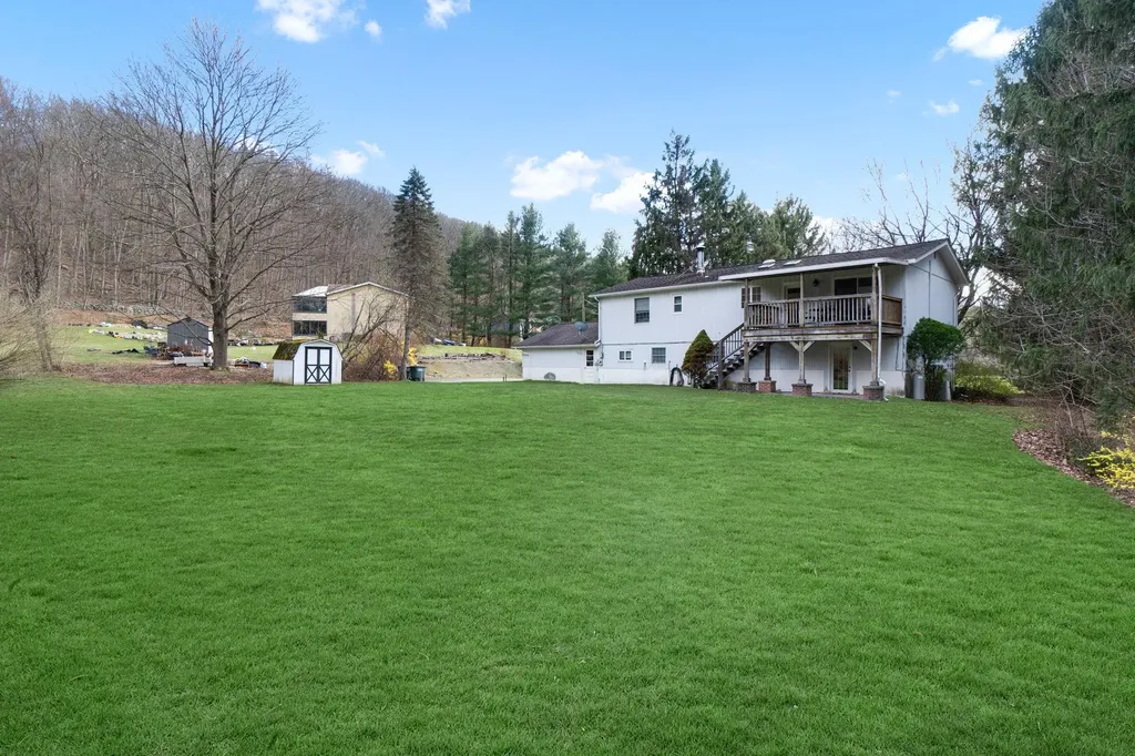 14 Ashley Lane Cold Spring NY 10516