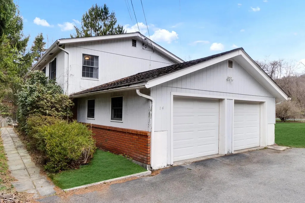 14 Ashley Lane Cold Spring NY 10516