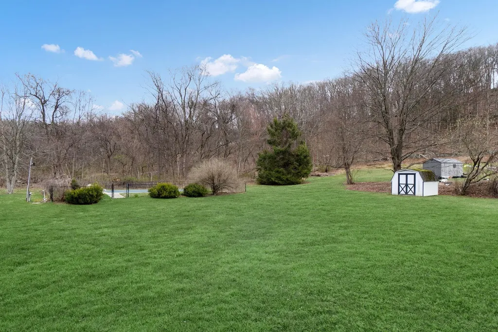14 Ashley Lane Cold Spring NY 10516