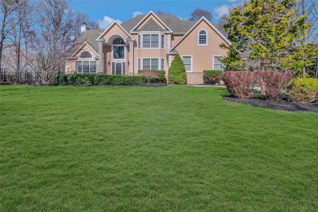 15 Miles Lane Brookhaven NY 11766