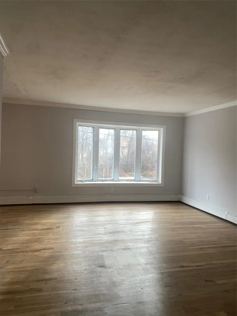 123 Lakeway Drive West Babylon NY 11704