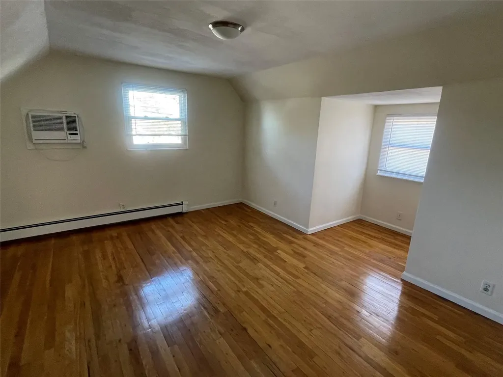 82 Parkview Street Plainview NY 11803