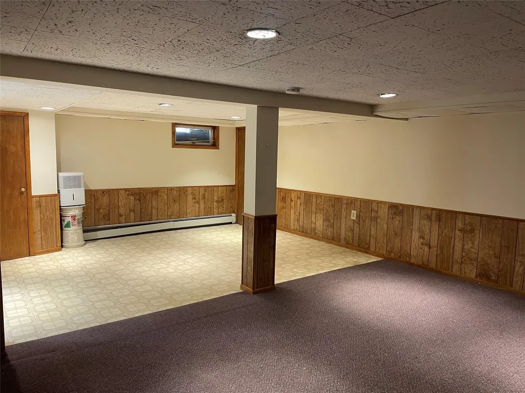 82 Parkview Street Plainview NY 11803