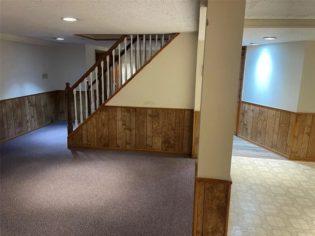 82 Parkview Street Plainview NY 11803