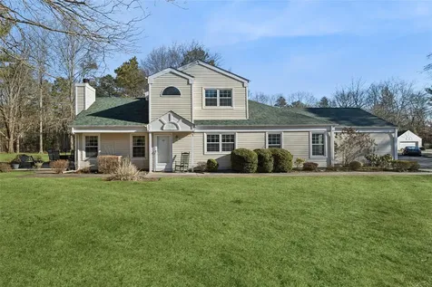 43 Quail Court Manorville NY 11949