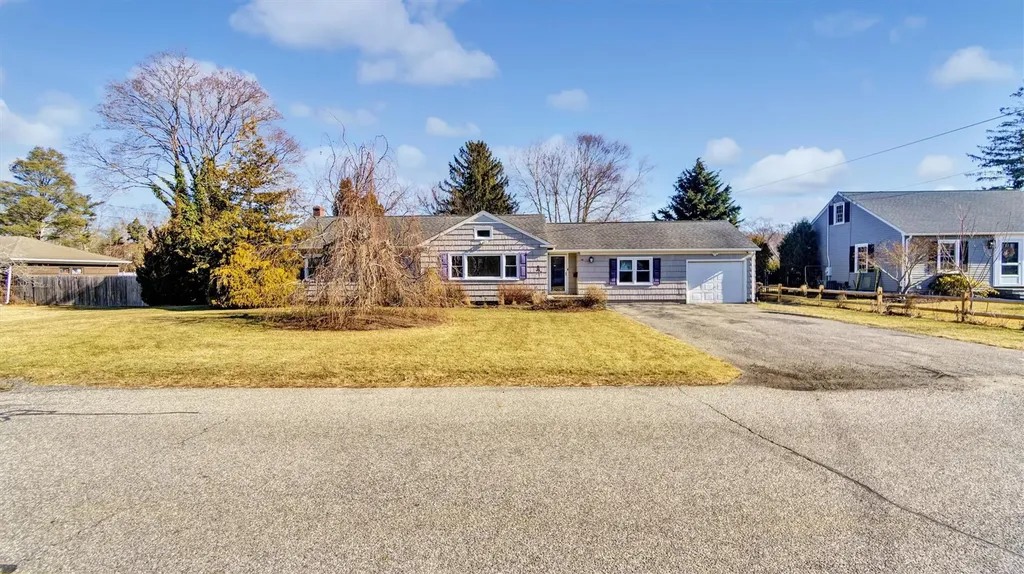 74 Sunrise Avenue Riverhead NY 11901