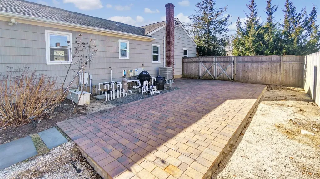 74 Sunrise Avenue Riverhead NY 11901
