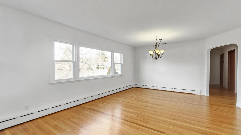 74 Sunrise Avenue Riverhead NY 11901