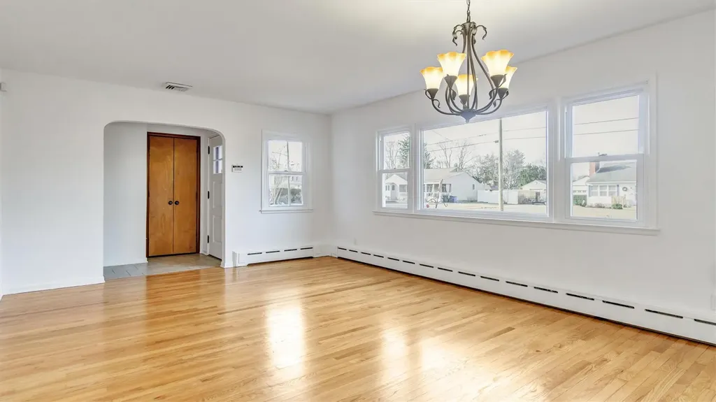 74 Sunrise Avenue Riverhead NY 11901