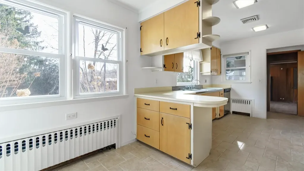 74 Sunrise Avenue Riverhead NY 11901