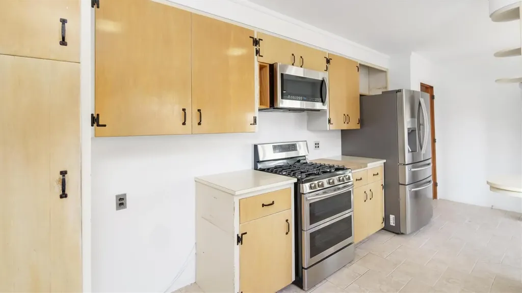 74 Sunrise Avenue Riverhead NY 11901
