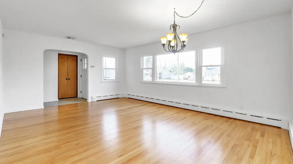 74 Sunrise Avenue Riverhead NY 11901