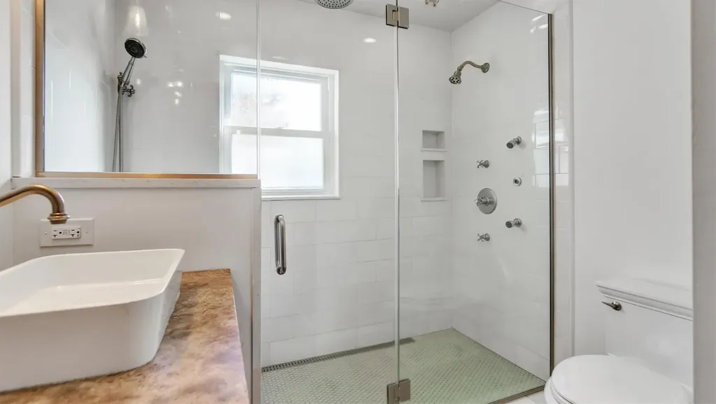 74 Sunrise Avenue Riverhead NY 11901
