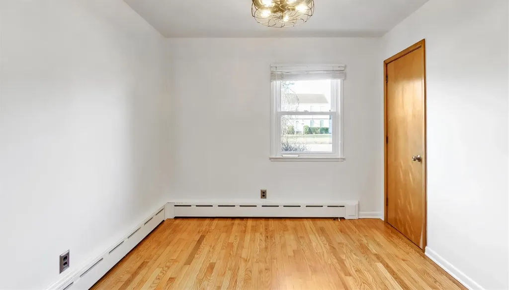 74 Sunrise Avenue Riverhead NY 11901
