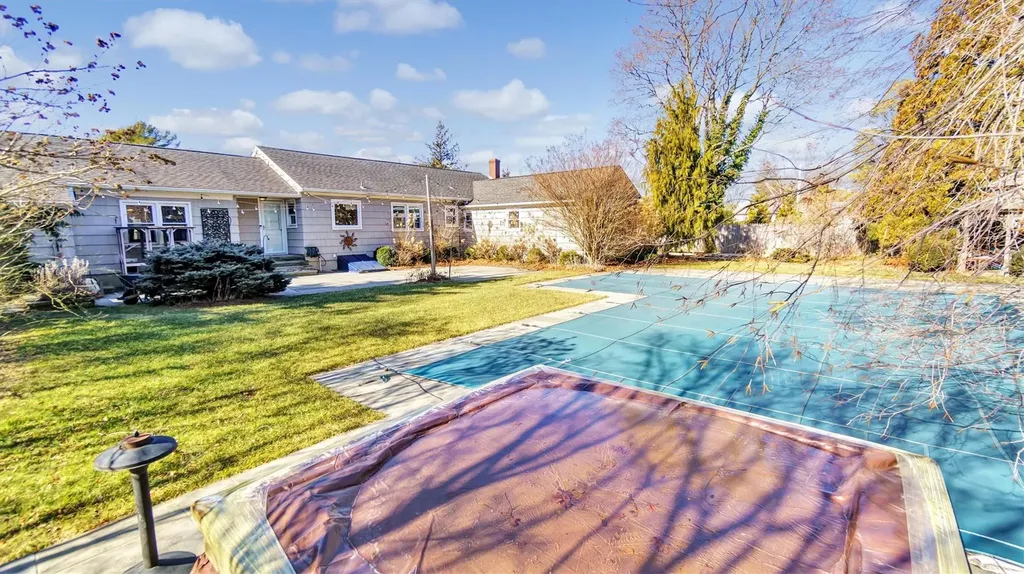 74 Sunrise Avenue Riverhead NY 11901