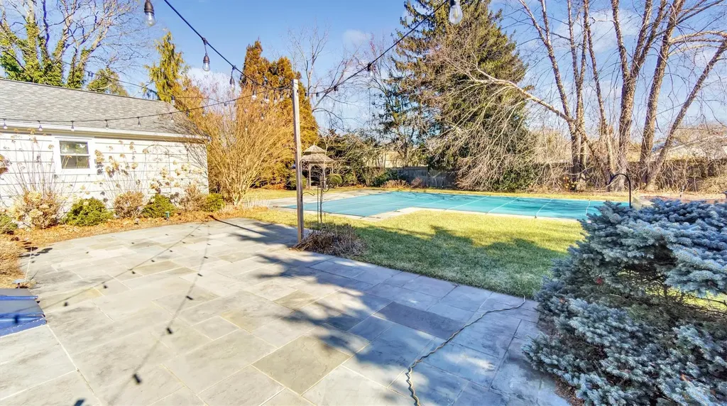 74 Sunrise Avenue Riverhead NY 11901