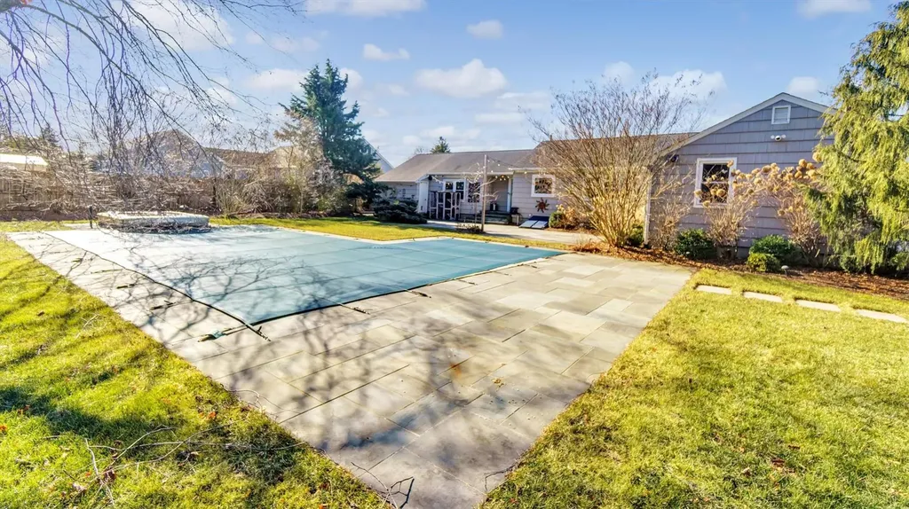 74 Sunrise Avenue Riverhead NY 11901