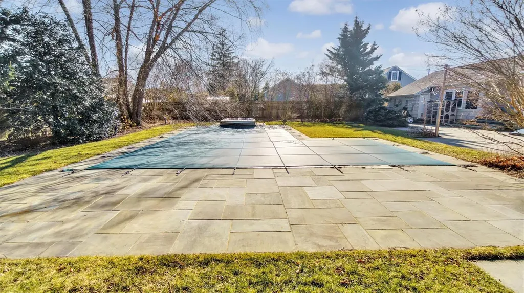 74 Sunrise Avenue Riverhead NY 11901