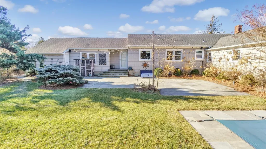 74 Sunrise Avenue Riverhead NY 11901