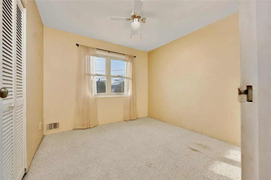 9 Stagg Lane Commack NY 11725