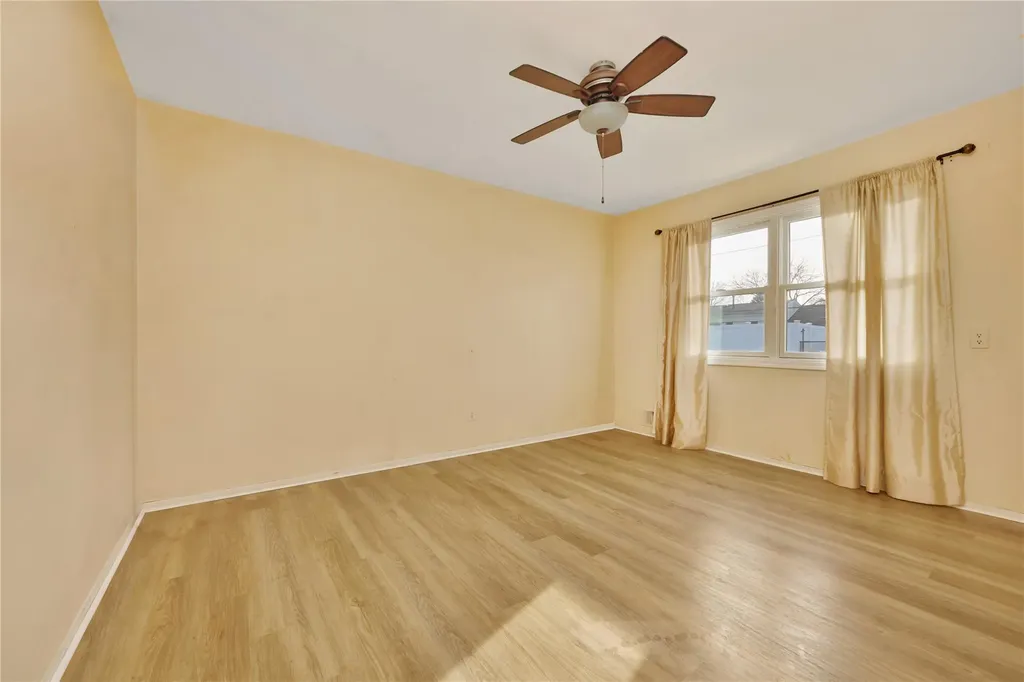 9 Stagg Lane Commack NY 11725