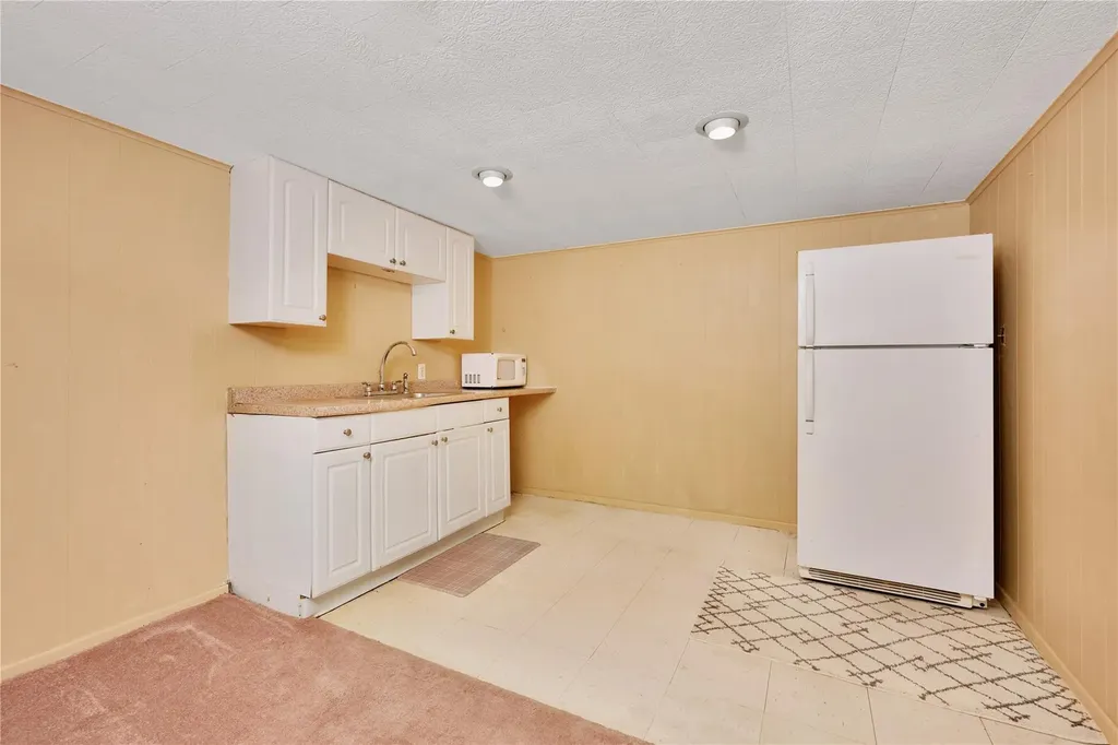 9 Stagg Lane Commack NY 11725