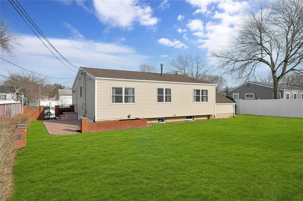 9 Stagg Lane Commack NY 11725
