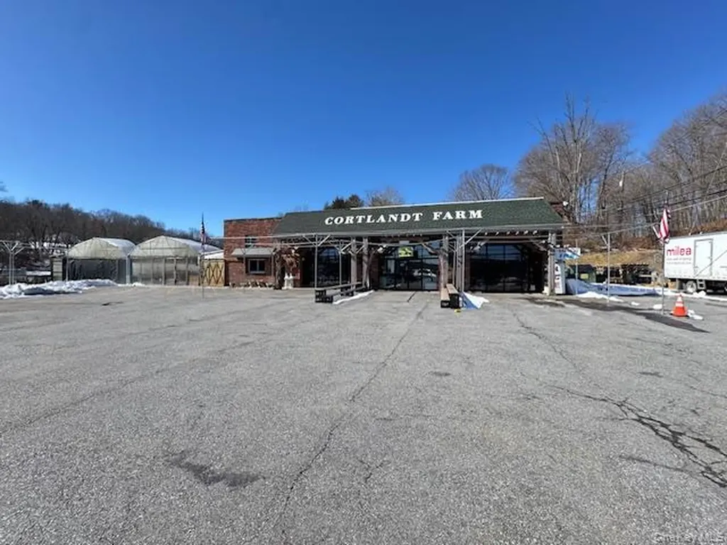 2267 Crompond Road Cortlandt Manor NY 10567