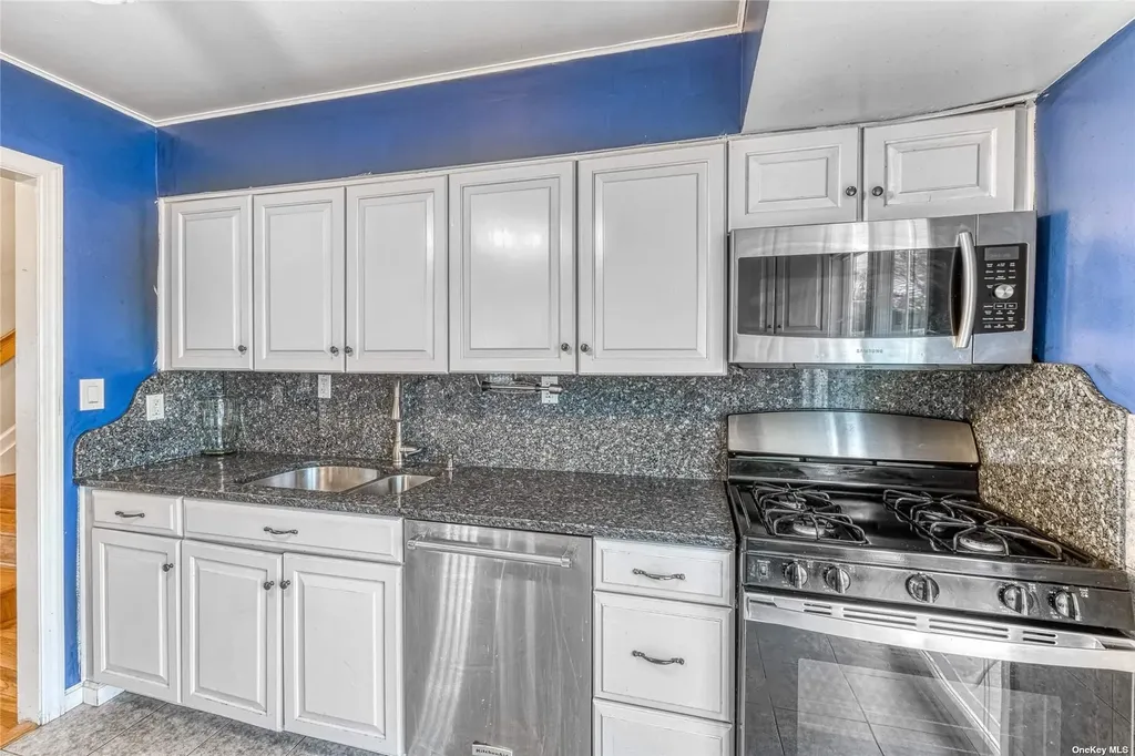 4 Kent Place Plainview NY 11803