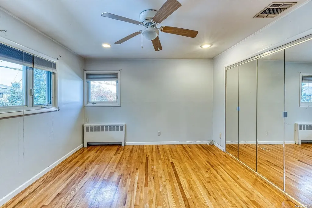 4 Kent Place Plainview NY 11803