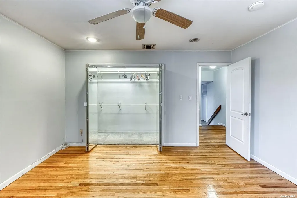 4 Kent Place Plainview NY 11803