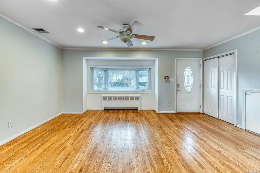 4 Kent Place Plainview NY 11803