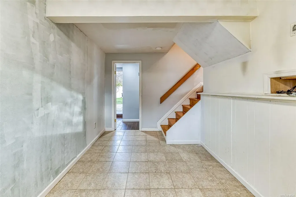 4 Kent Place Plainview NY 11803