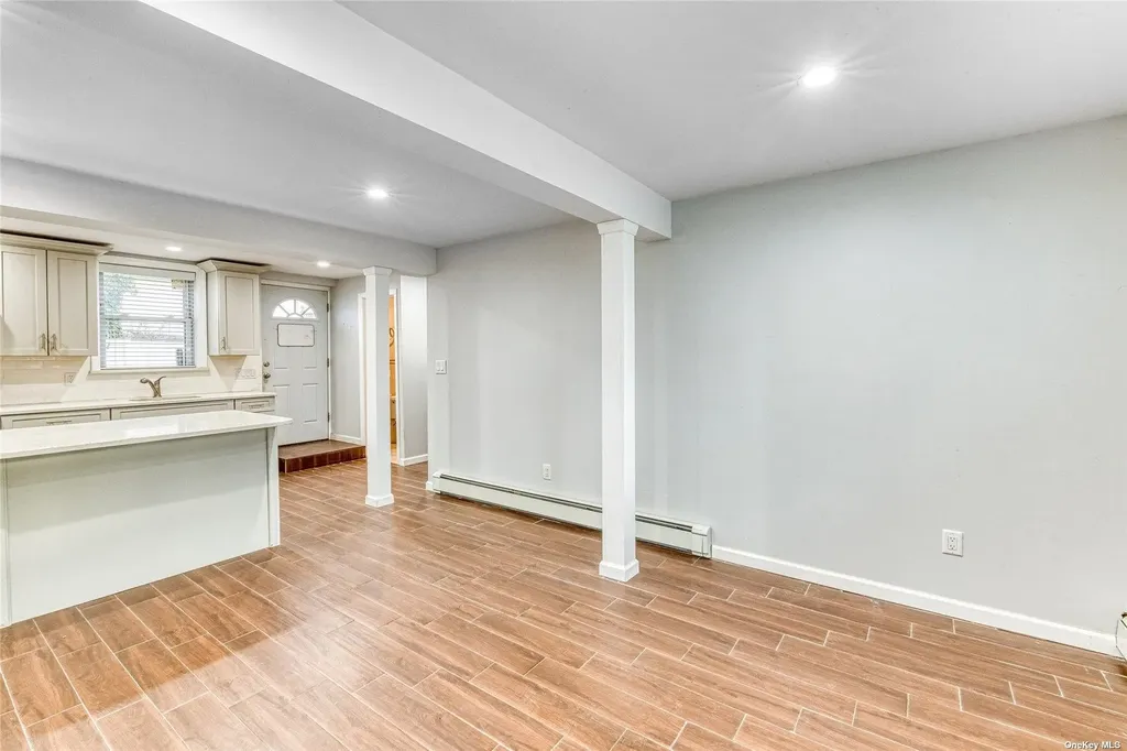 4 Kent Place Plainview NY 11803