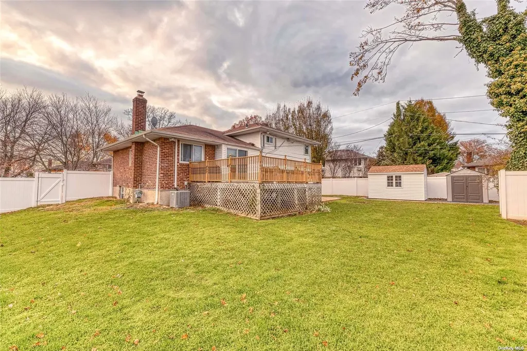 4 Kent Place Plainview NY 11803