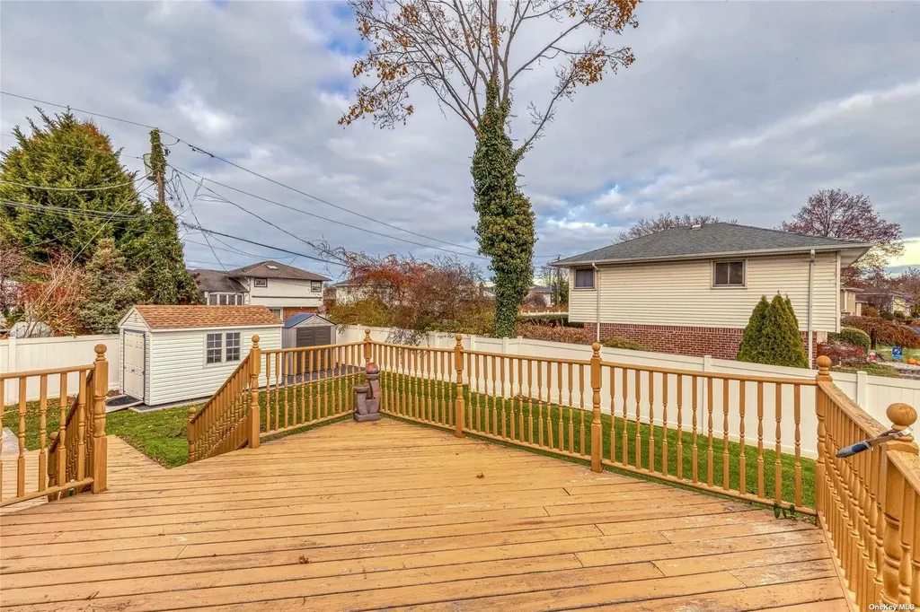 4 Kent Place Plainview NY 11803