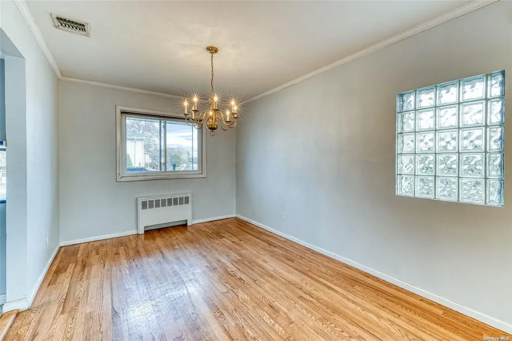 4 Kent Place Plainview NY 11803